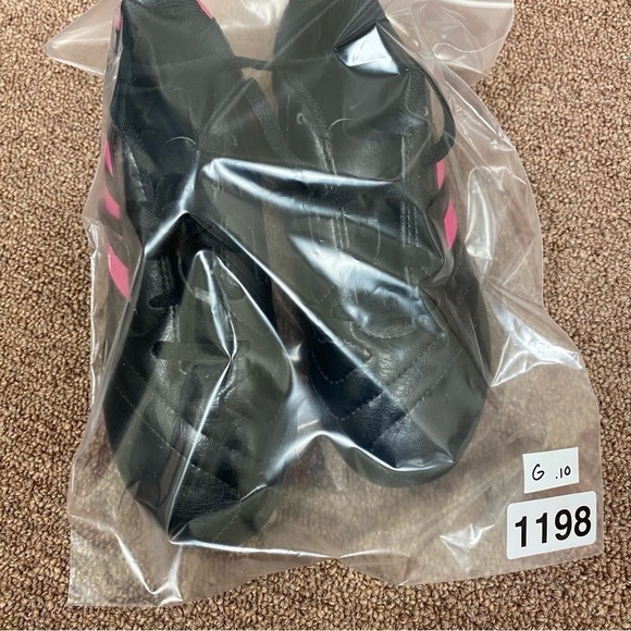 ADIDAS Kids Cleats - Black and Pink - Size 1 - Picture 6 of 6
